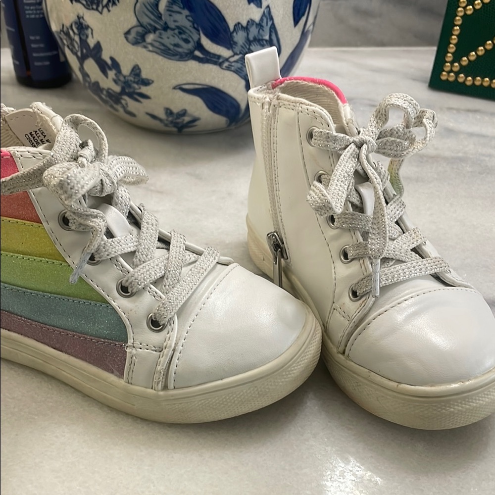 Nina White Sneakers with Metallic Finish and Rainbow Stripe